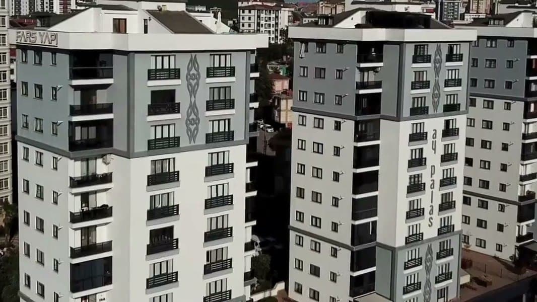 Ay Palas blokları ve Fars Yapı tabelası, havadan